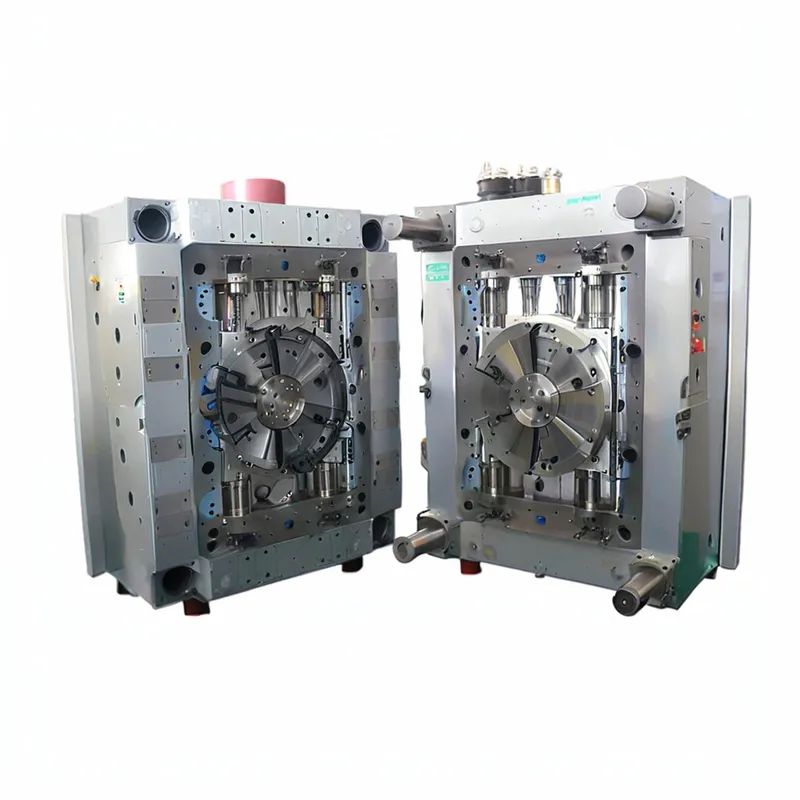 Eine offene Rotations-Spritzgussform mit komplizierten Metallteilen und technischen Details.