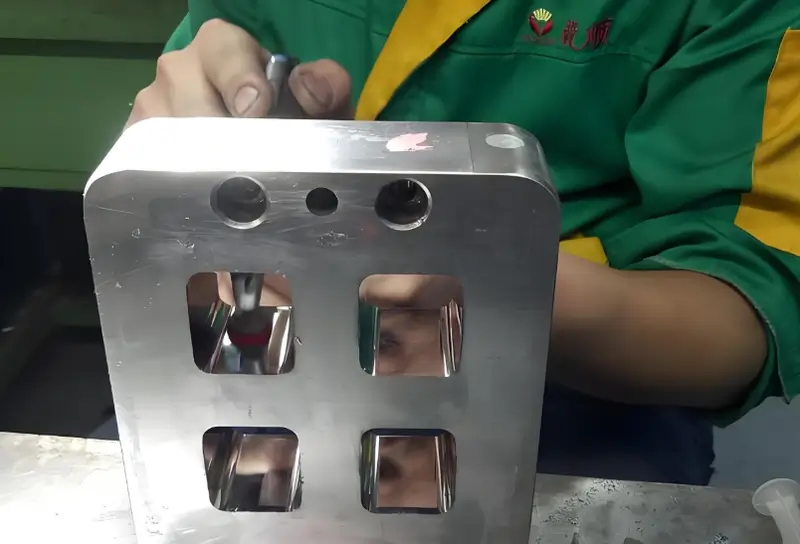 Injection Mold Polishing