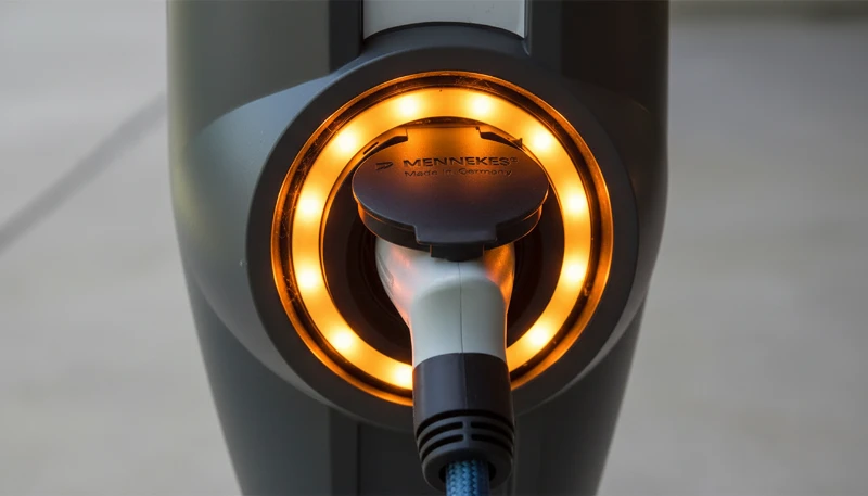 Electric vehicle charging port